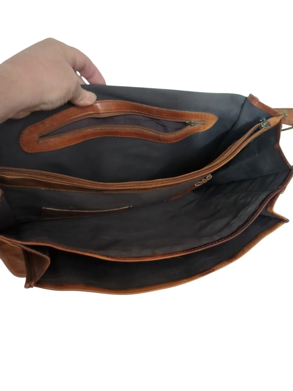 Tanner West Vintage Cognac Leather Briefcase Shoulder Strap Satchel Flap Over
